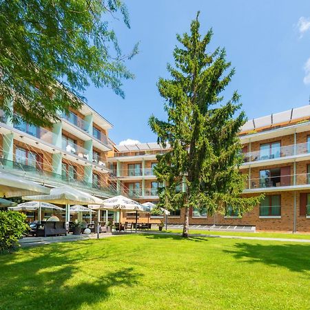 הרצגהאלום Abacus Business & Wellness Hotel מראה חיצוני תמונה