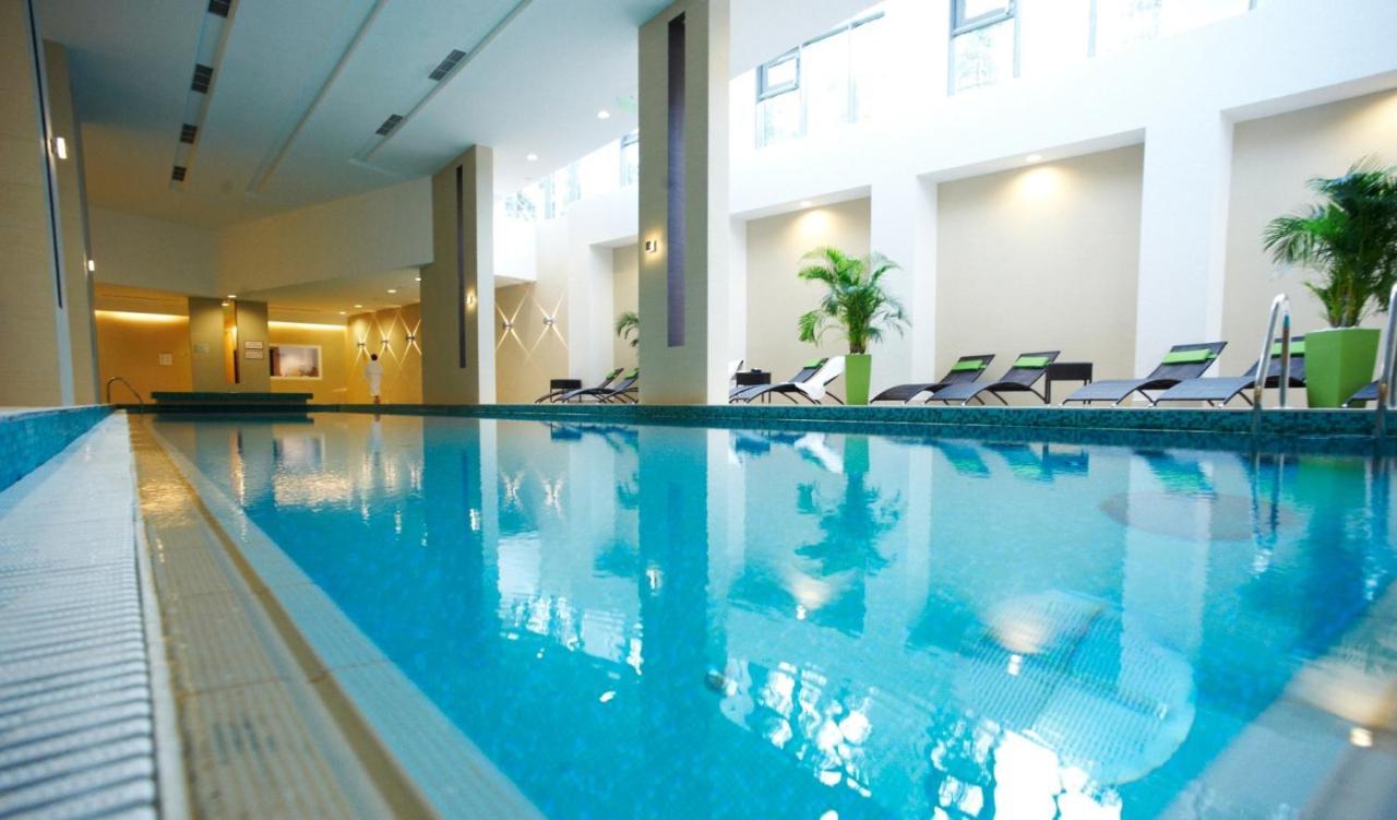 הרצגהאלום Abacus Business & Wellness Hotel מראה חיצוני תמונה