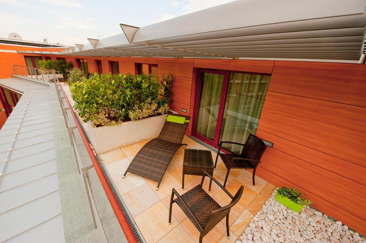 הרצגהאלום Abacus Business & Wellness Hotel מראה חיצוני תמונה