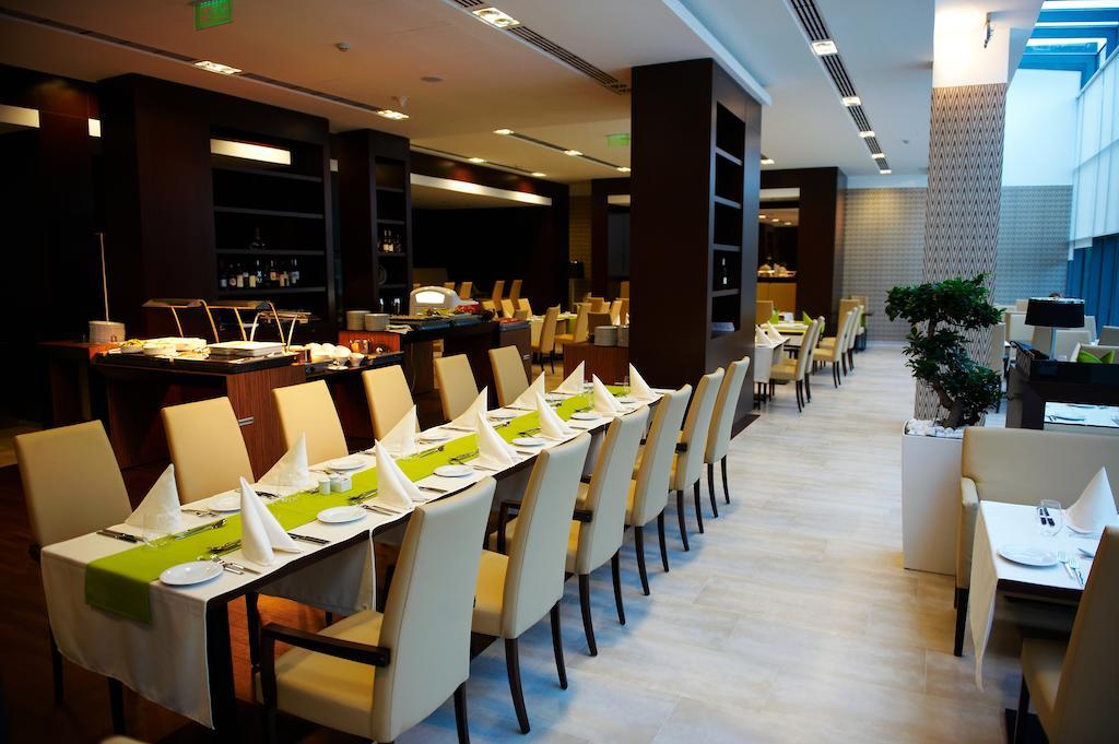 הרצגהאלום Abacus Business & Wellness Hotel מראה חיצוני תמונה