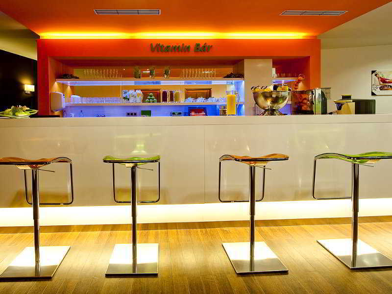 הרצגהאלום Abacus Business & Wellness Hotel מראה חיצוני תמונה