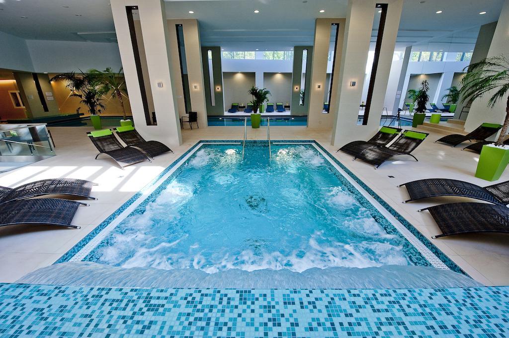 הרצגהאלום Abacus Business & Wellness Hotel מראה חיצוני תמונה